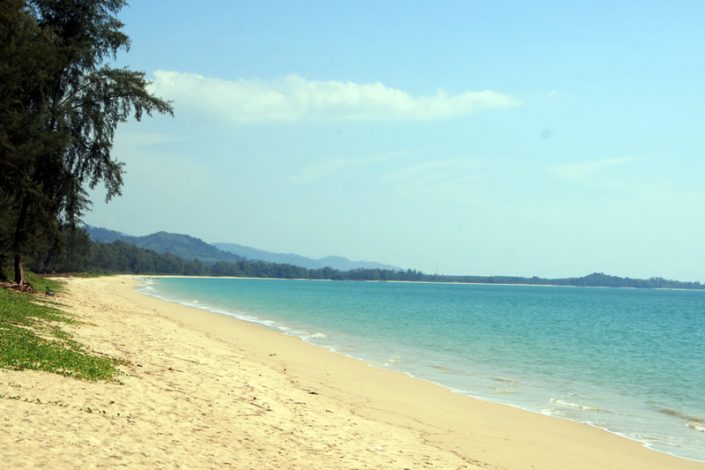 khao lak bangsak beach