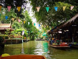 Taling Chan Floating Market 