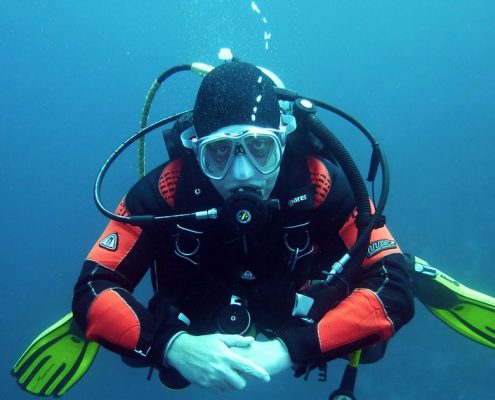 Unter Wasser atmen will gelernt sein – in Tauchschulen in Thailand