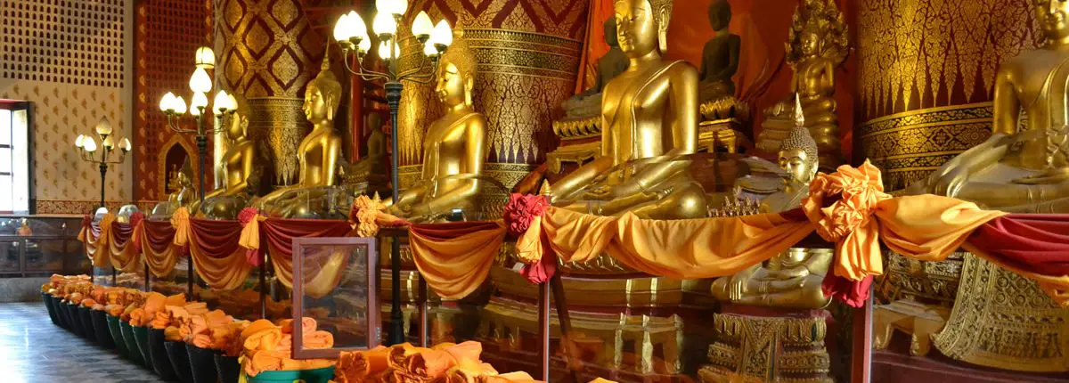 Wat Phanan Choeng Golden Buddhas Statues