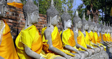 Wat Yai Chai Mongkol Buddha Figuren