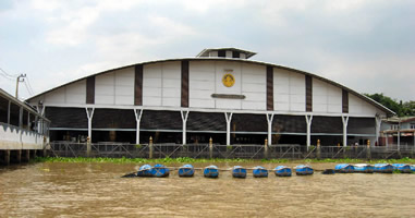 National Museum of Royal Barges – die königlichen Barkassen in Bangkok