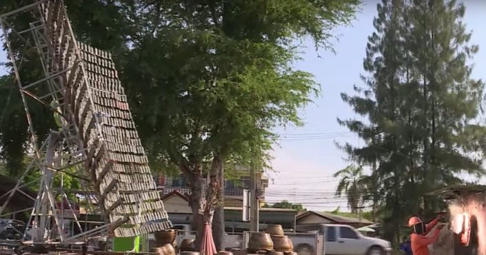 Sila Sutharats Solar-Huhn – der Snackhit in Phetchaburi Sila Sutharats Solar-Huhn – der Snackhit in Phetchaburi!