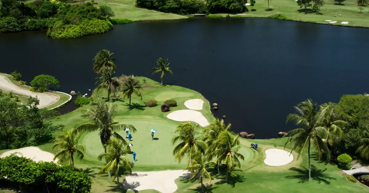 Santiburi Country Club in Chiang Rai Golf Club in reizvoller Landschaft