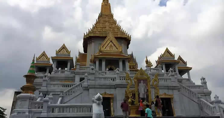 Goldene Buddha im Wat Traimit
